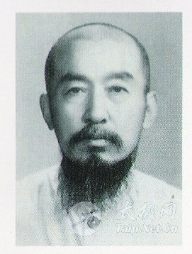 别名《班侯小架》,或《全佑老架太极拳》,师祖常远亭继承了杨班侯