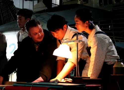 《红莓花儿开》是由中央电视台中国电视剧