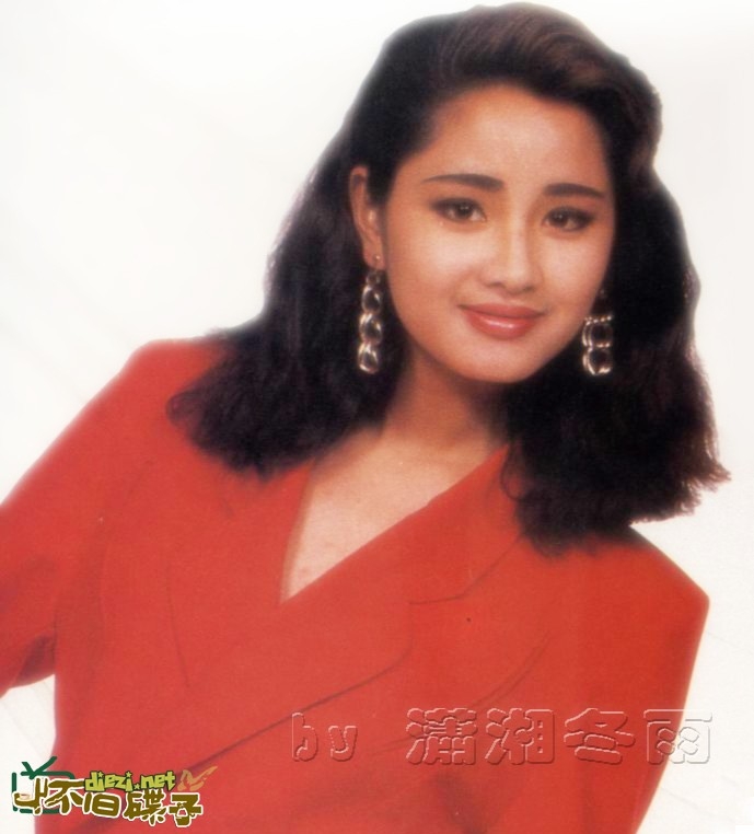 瞿颖