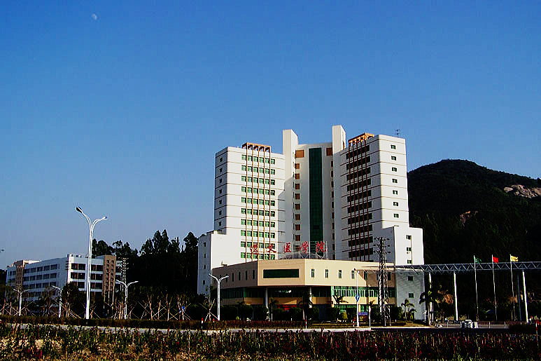  p>遵义医科大学珠海校区(the zhuhai campus of the zunyi medical