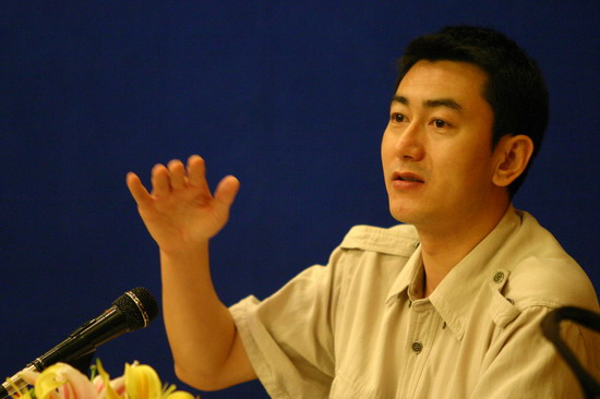 data-id="gnzzvr6qyi">鲁健,1972年10月4日出生于内蒙古自治区阿拉善