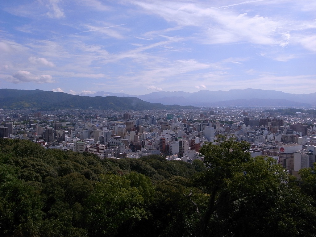  p>爱媛县(爱媛県,えひめけん,ehime-ken)古称伊予,境内以 a target="