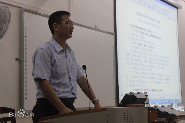 mkfra">李明,男, a target="_blank" href="/item/法学博士/5168464"