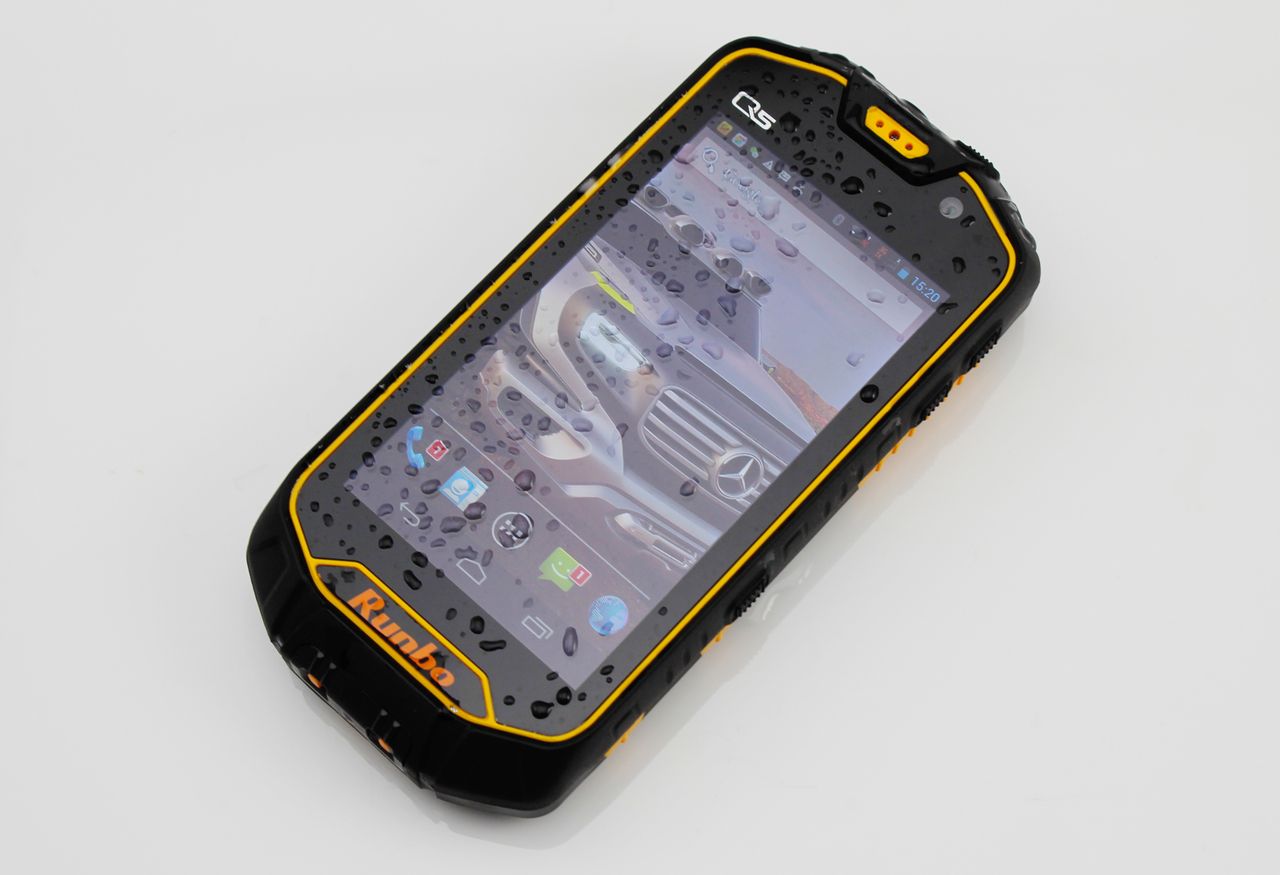 率先将对讲机与智能手机相结合,达到国际ip67级三防标准,在产品开发