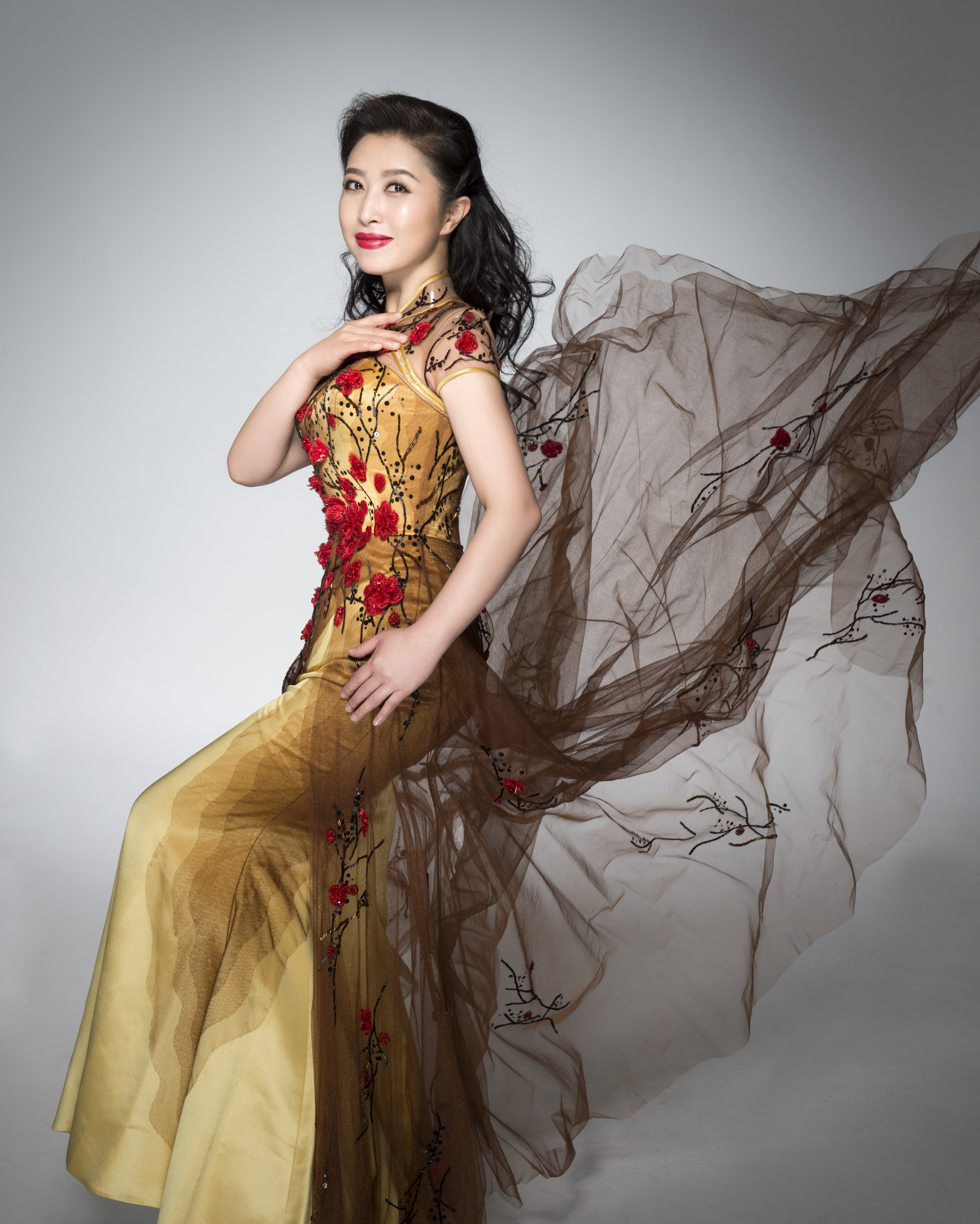  p>刘媛媛,苗族, a target="_blank" href="/item/中央民族歌舞团