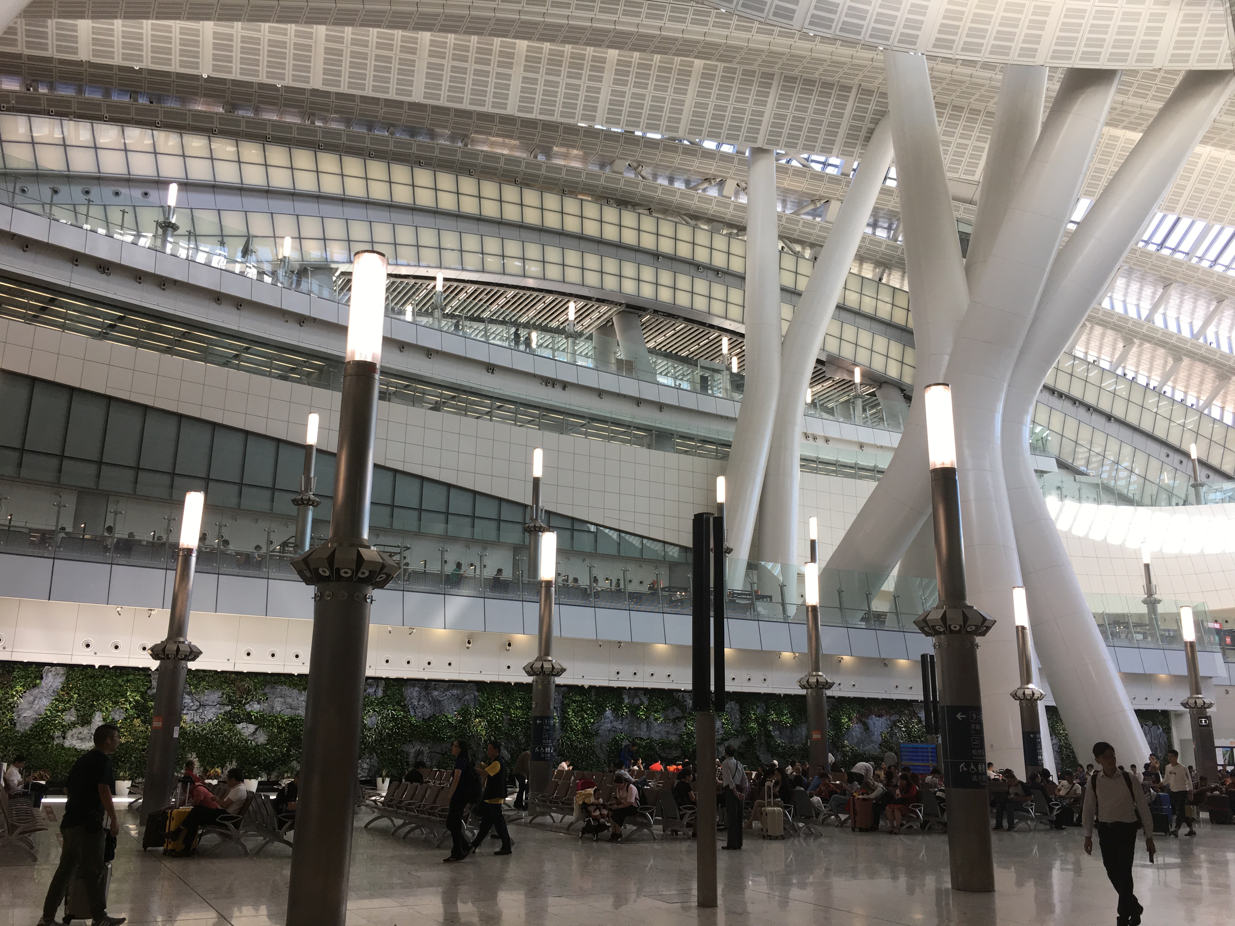  p>香港西九龙站(hong kong west kowloon railway station)位于中国