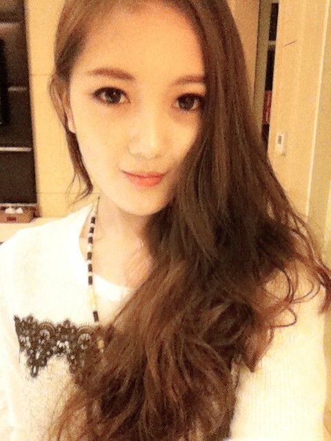 王玮玮（中央气象台节目主持人）_百度百科