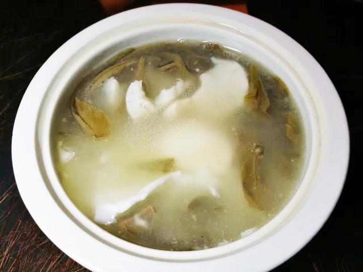 鳜鱼丸莼菜煲