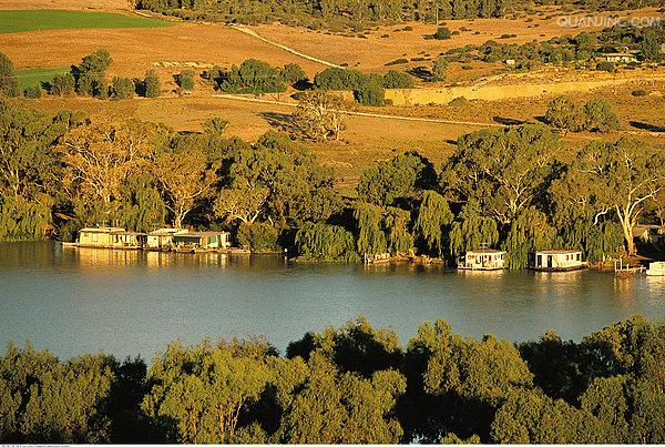  p>墨累河是 a target="_blank" href="/item/澳大利亚/146759" data