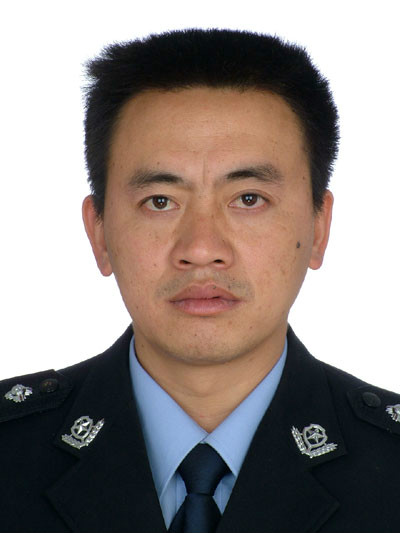  p data-id="gnfj5hy1i5">文仲武,男,汉族,197