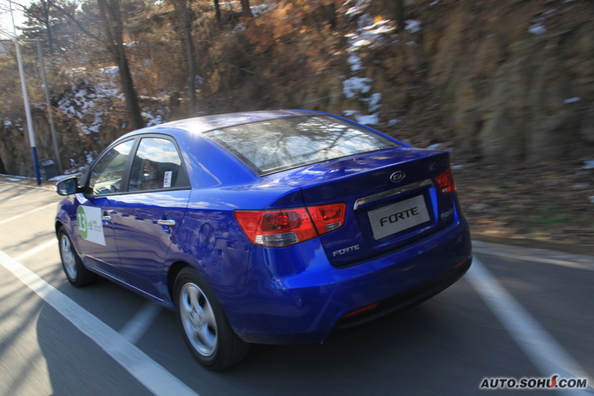  p>起亚福瑞迪是起亚新一代全球战略车型,起亚福瑞迪(forte)是起亚