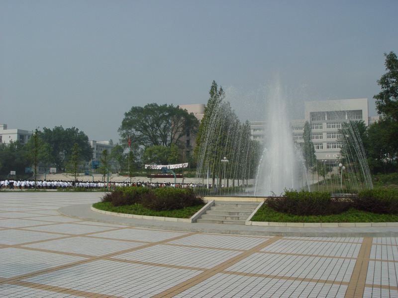  p>四川省大竹中学(sichuan dazhu middle school),1978年被确定为