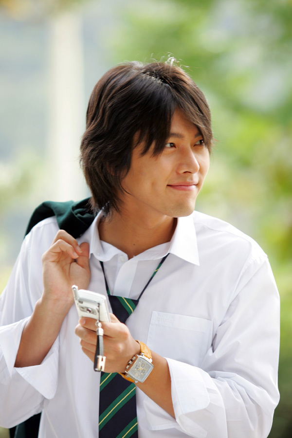  p>玄彬(hyun bin),本名"金泰坪",1982年9月25日出生于韩国首尔特别市