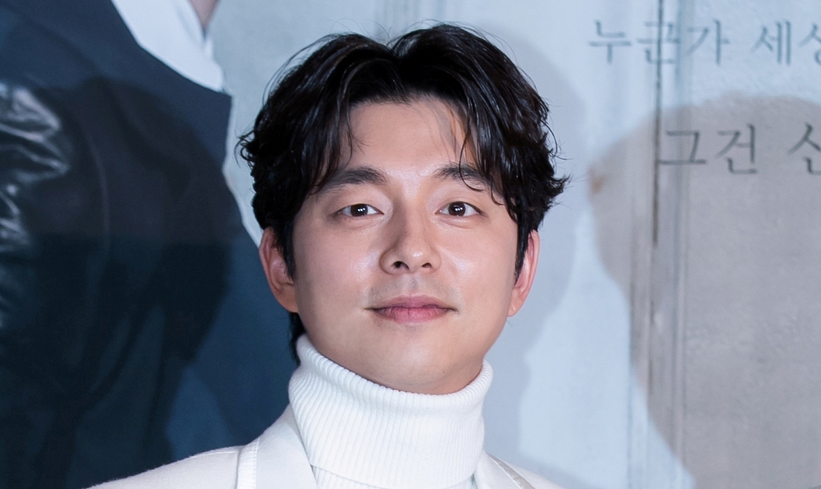 名朝鲜汉字孔地哲(         ),孔刘艺名是来自父母姓氏,曾被译为孔侑