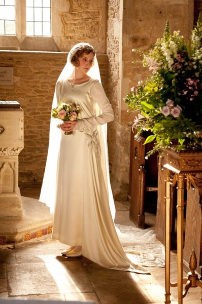  p data-id="gnsz9dbbaa">《 b>唐顿庄园 /b>》( b> i>downton abbey 