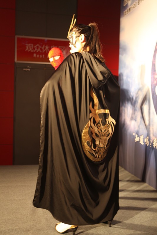  p>龙图腾女孩是一个2012年8月底突然出现在公众眼球前的女孩,一个不