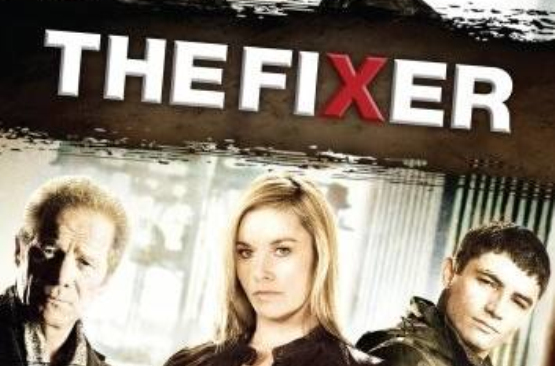  p>地下判官讲述了偏重男主角被双重终身监禁后提前释放,后又被监狱的