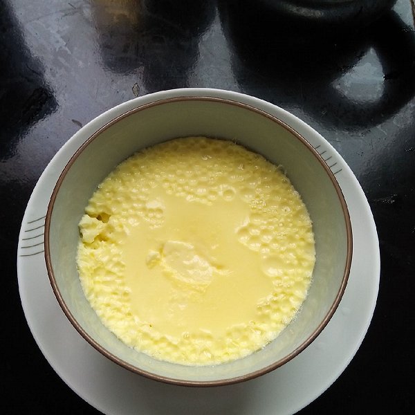  p>微波炉鸡蛋羹是由鸡蛋等制作的食物,制作难度普通. /p>
