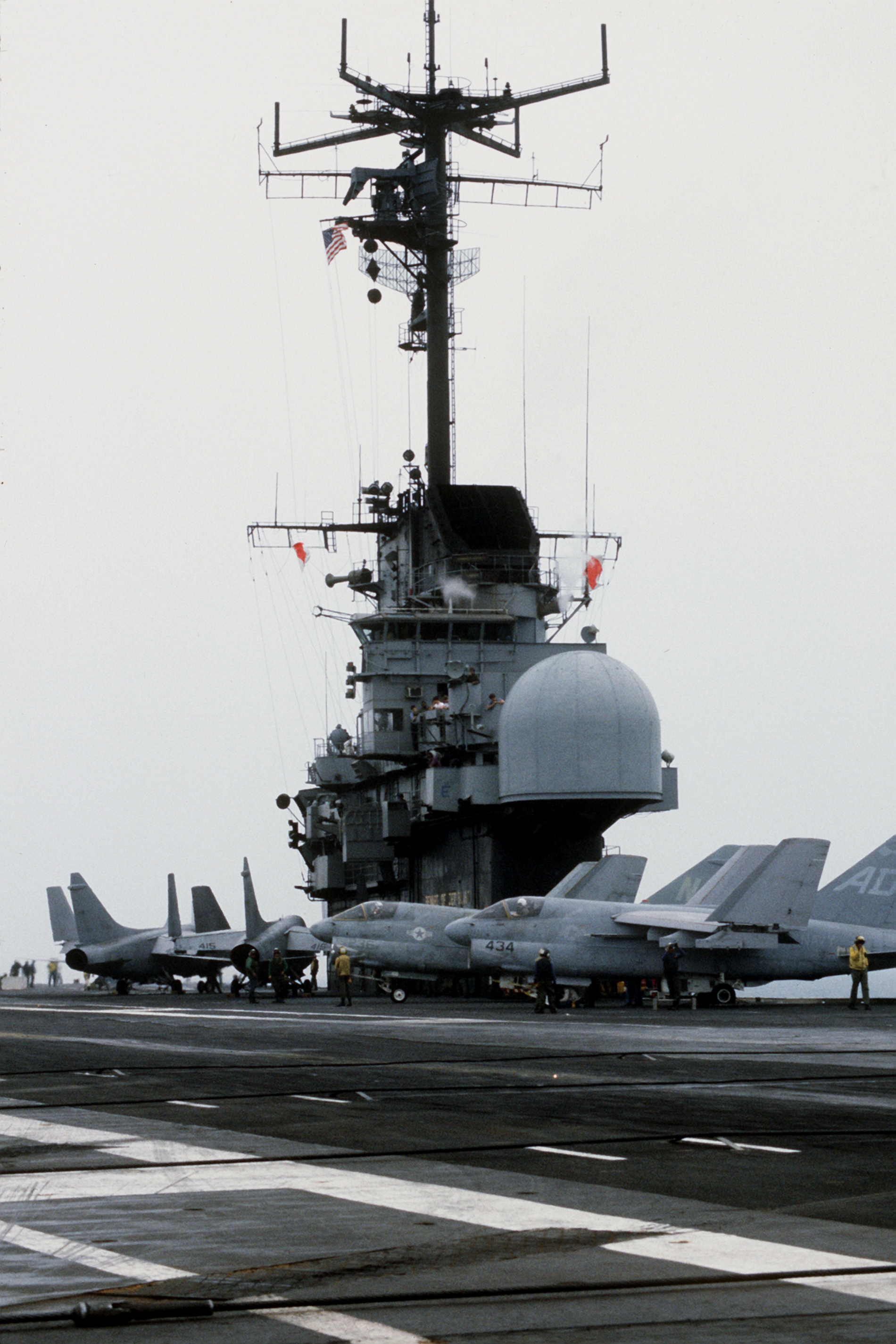  p>列克星敦号航空母舰(舷号:cv-16),是 a target="_blank" href="