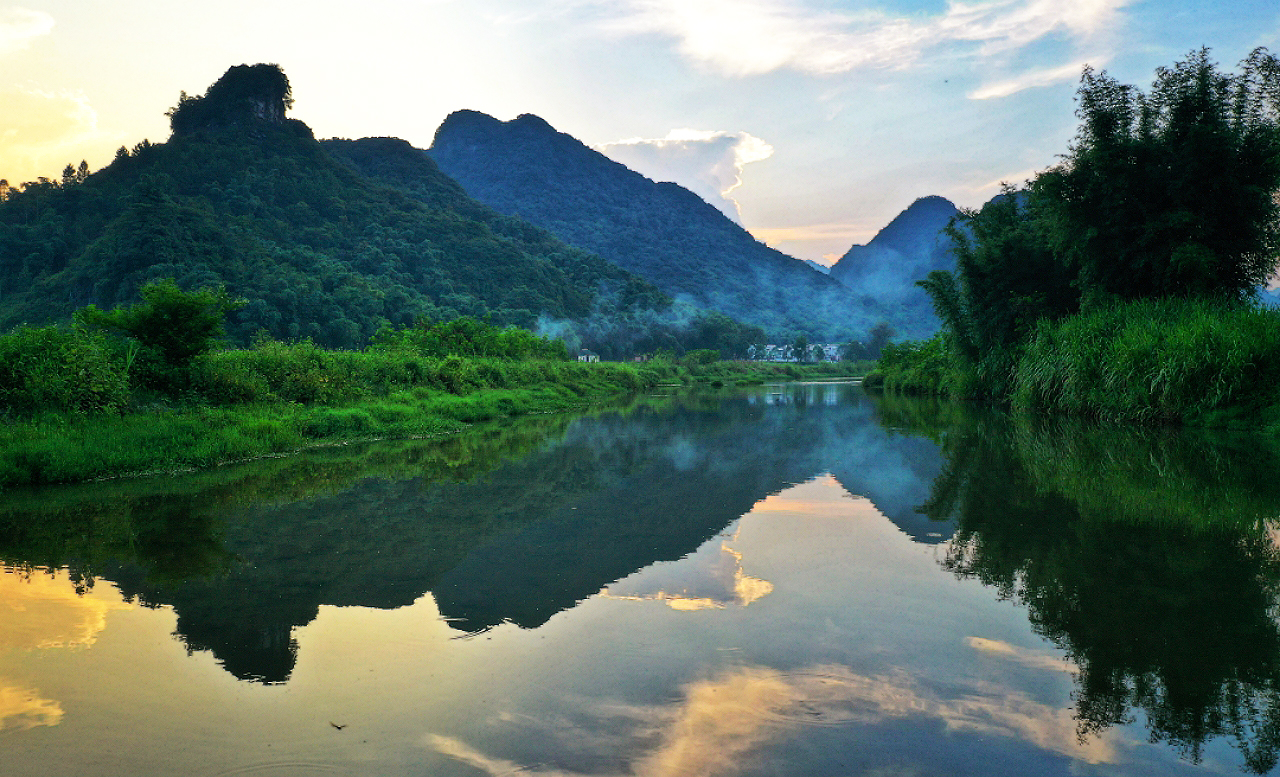  p>石潭镇,隶属于广东省 a target="_blank" href="/item/清远市