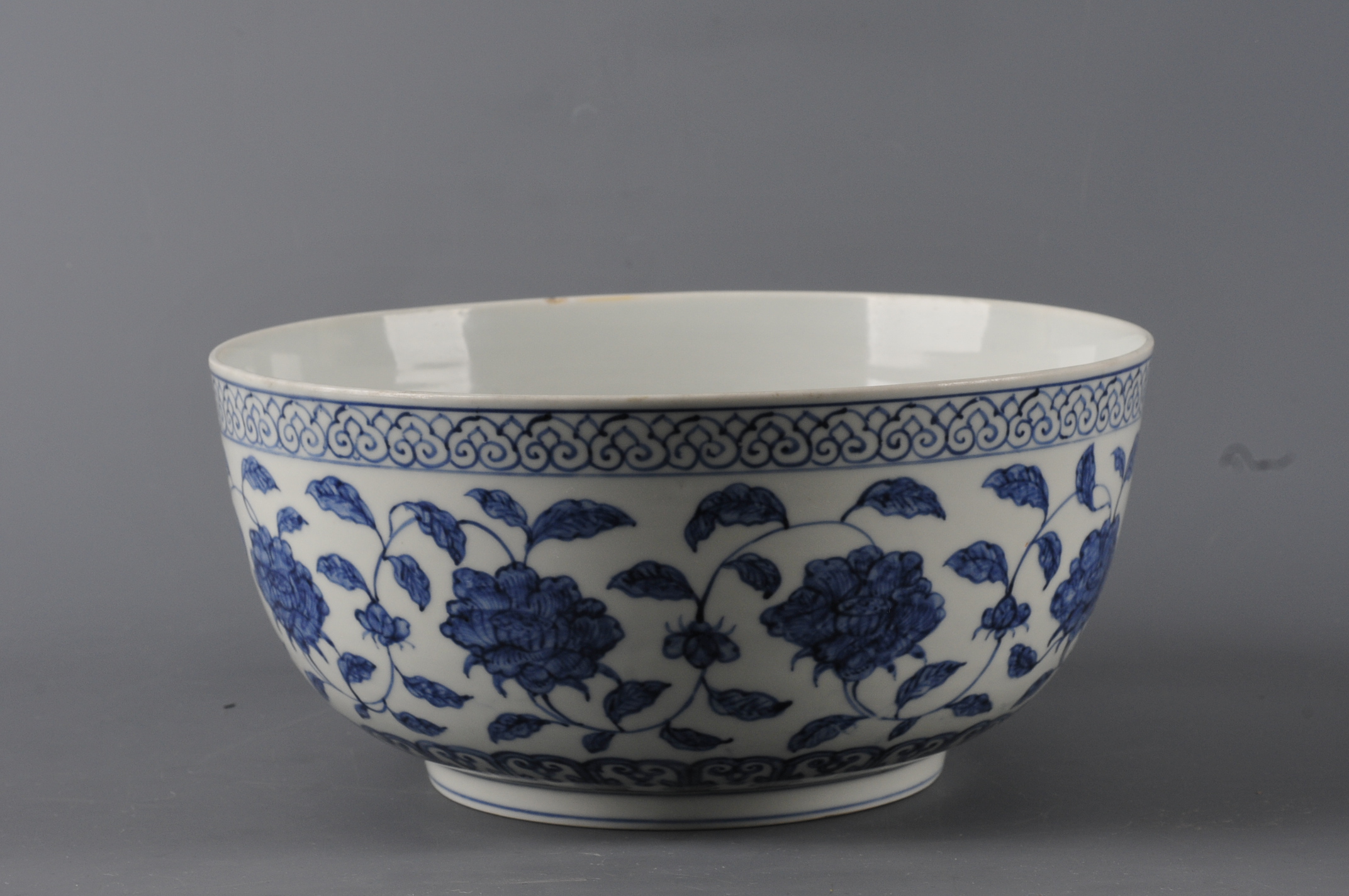 明正德青花缠枝花纹钵式碗