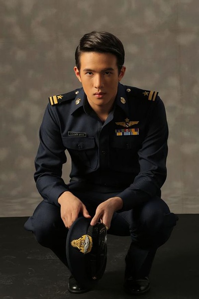 一部,是由 a href="#" data-lemmaid="53478516">察猜·本班尼 /a>执