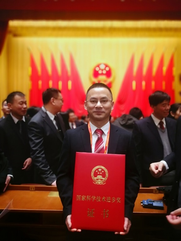 重载列车与轨道相互作用安全保障关键技术及工程应用