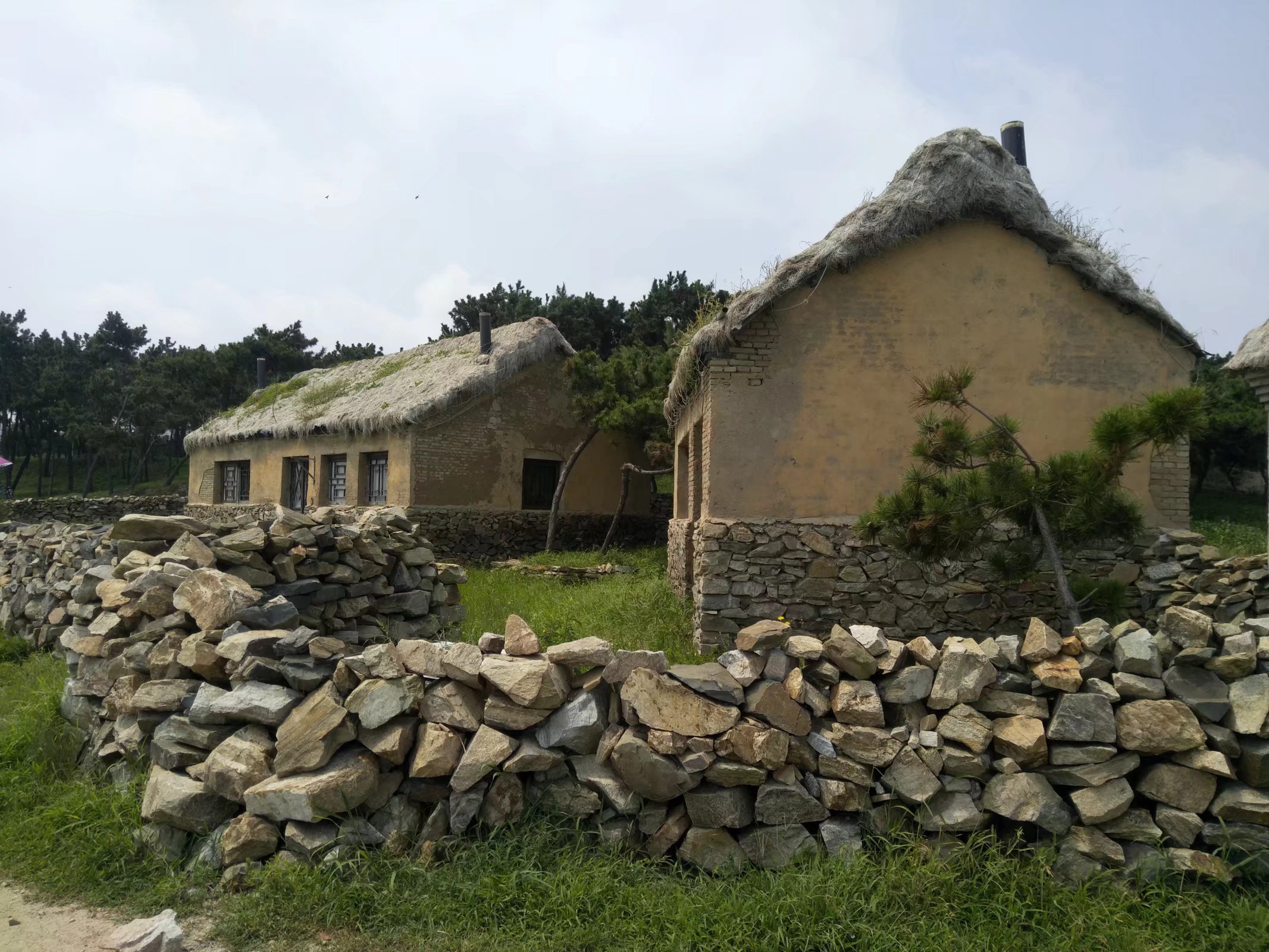  p>任家台民俗旅游度假村地处美丽的海滨城市——山东省日照市 a