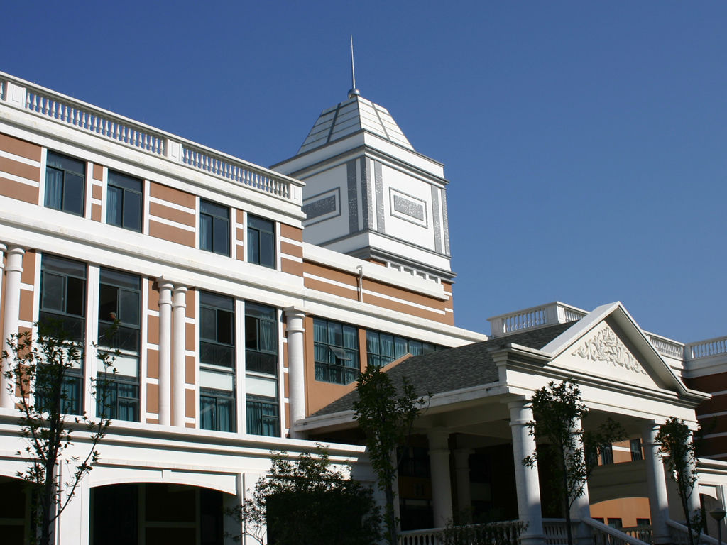 省省属高等院校,浙江省 a href="#">重点大学 /a>,其前身为温州医学院