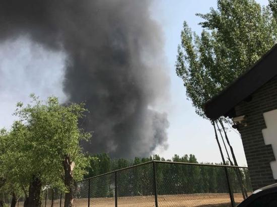 data-lemmaid="2134">朝阳区 /a>东苇路蟹岛度假村停车场汽车起火事件