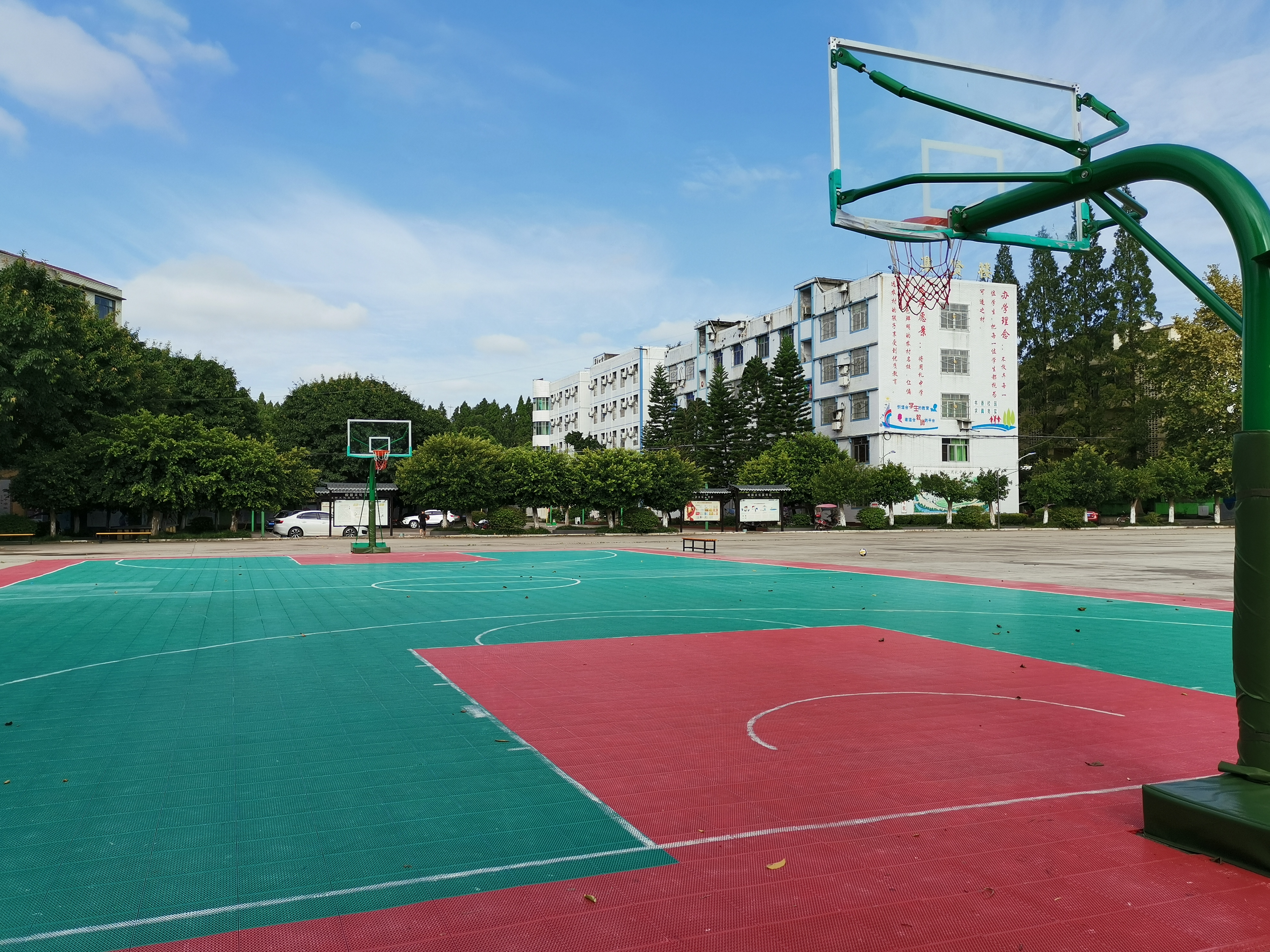  p>四川省安岳县周礼中学位于周礼场镇西北角,距老场镇三华里.