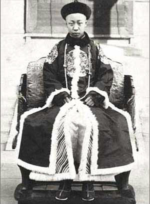  p> b>爱新觉罗·溥仪 /b>(1906年2月7日—1967年10月17日),字曜之,号