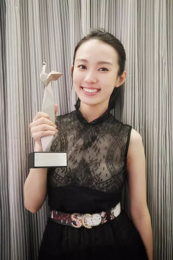 二度封后！佛山90后女孩获香港国际电影节最佳女演员奖_百科TA说