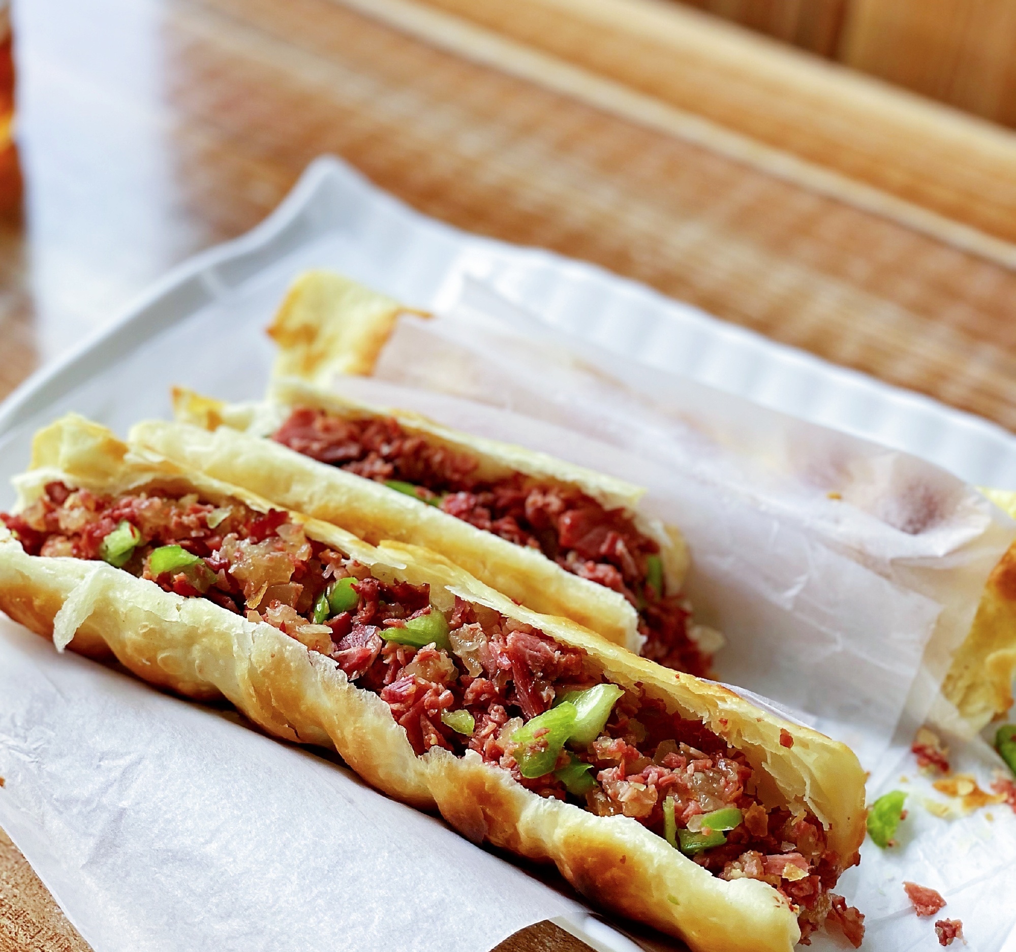  p>河间驴肉火烧是河北省 a href="#" data-lemmaid="9767690">河间市