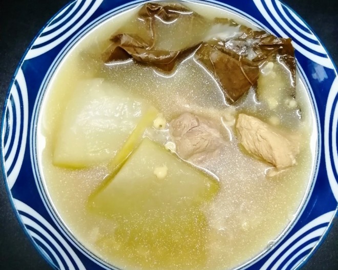 冬瓜薏米荷叶汤