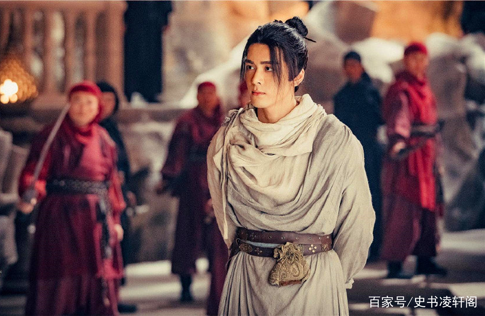 倚天中，灭绝师太的武功是什么水平，加上倚天剑能否力压四法王？_百科TA说