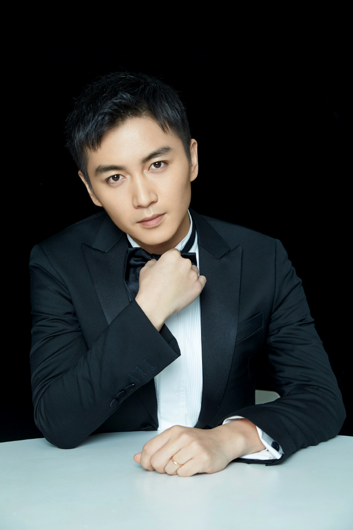  p>陈晓,1987年7月5日出生于安徽省合肥市,毕业于中央戏剧学院表演系