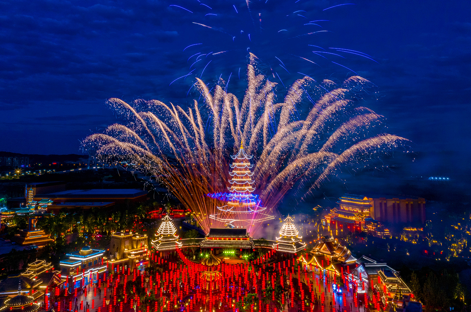  p data-id="go0hhzunig">方特东方神画,是深圳华强方特文化科技集团