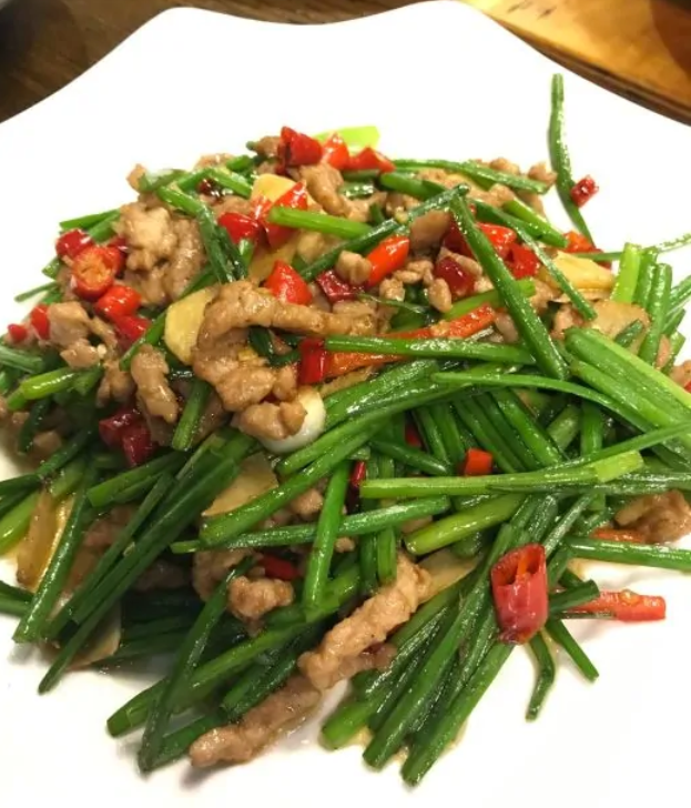 蒜酱韭菜花牛肉