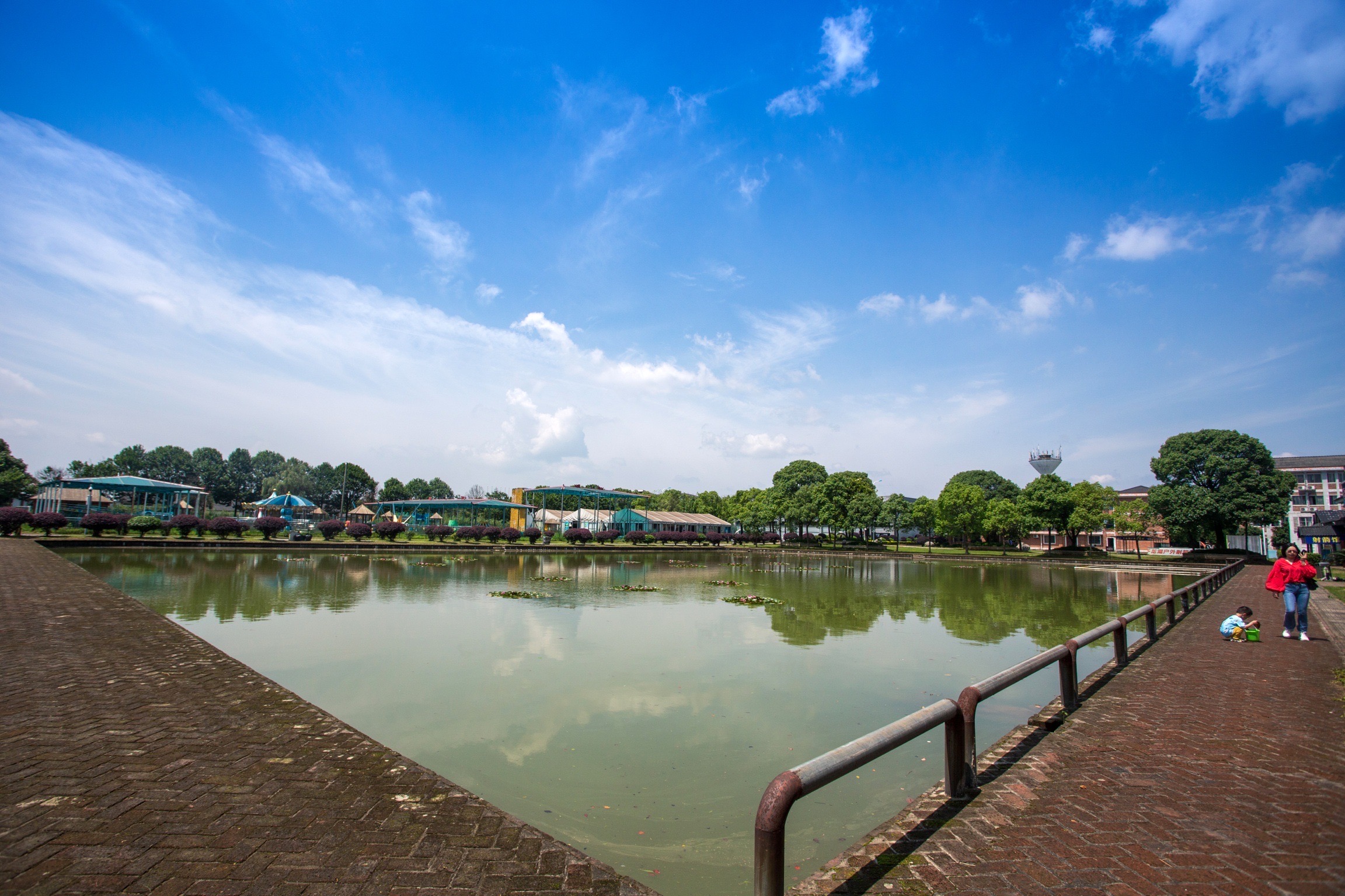  p data-id="gnwhj8j97g">长沙千龙湖生态旅游度假区,位于湖南省长沙