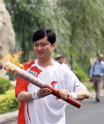 火炬手（在奥林匹克运动会火炬传递中传递圣火的人员）_百度百科