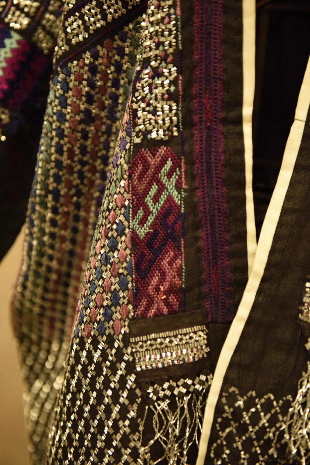 剑河苗族锡绣女套装