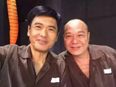 《监狱风云》中饰演盲蛇