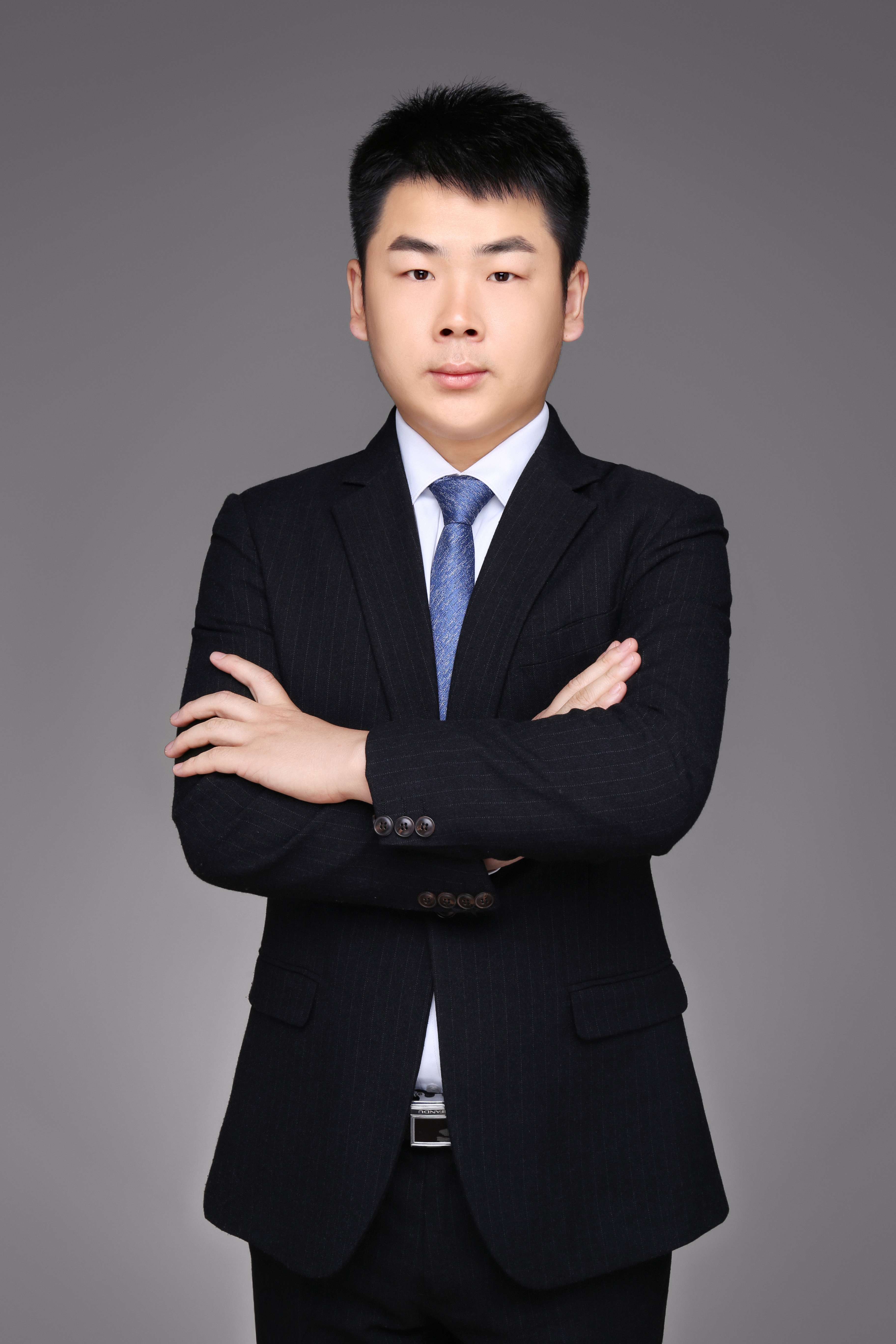 item/汉族/130605" data-lemmaid="130605">汉族 /a>,中国籍,专职律师