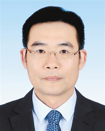  p data-id="gnbjfteiw7">李勇毅,男,汉族,1973年11月出生,广东清远人