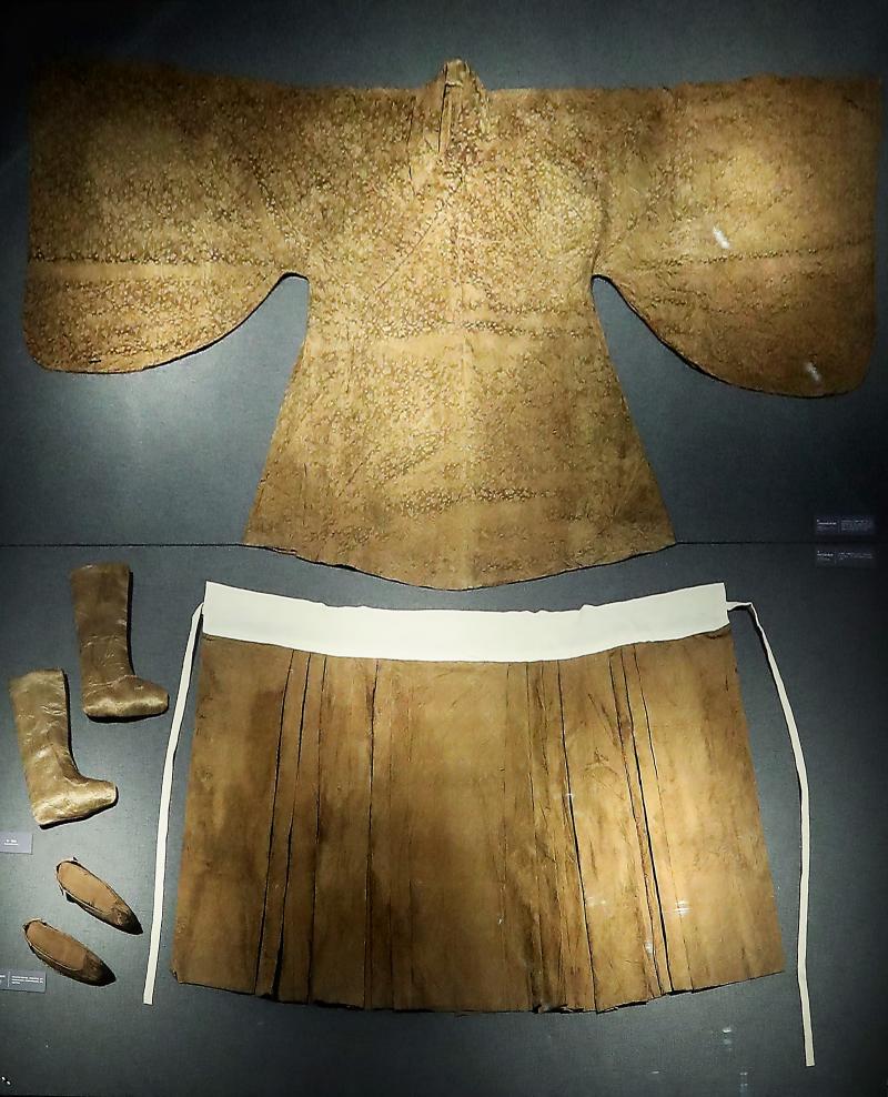缎袄 赵孟《归去来辞》真迹来沪展出，宋宗室出身的他为何要学陶渊明？_百科TA说