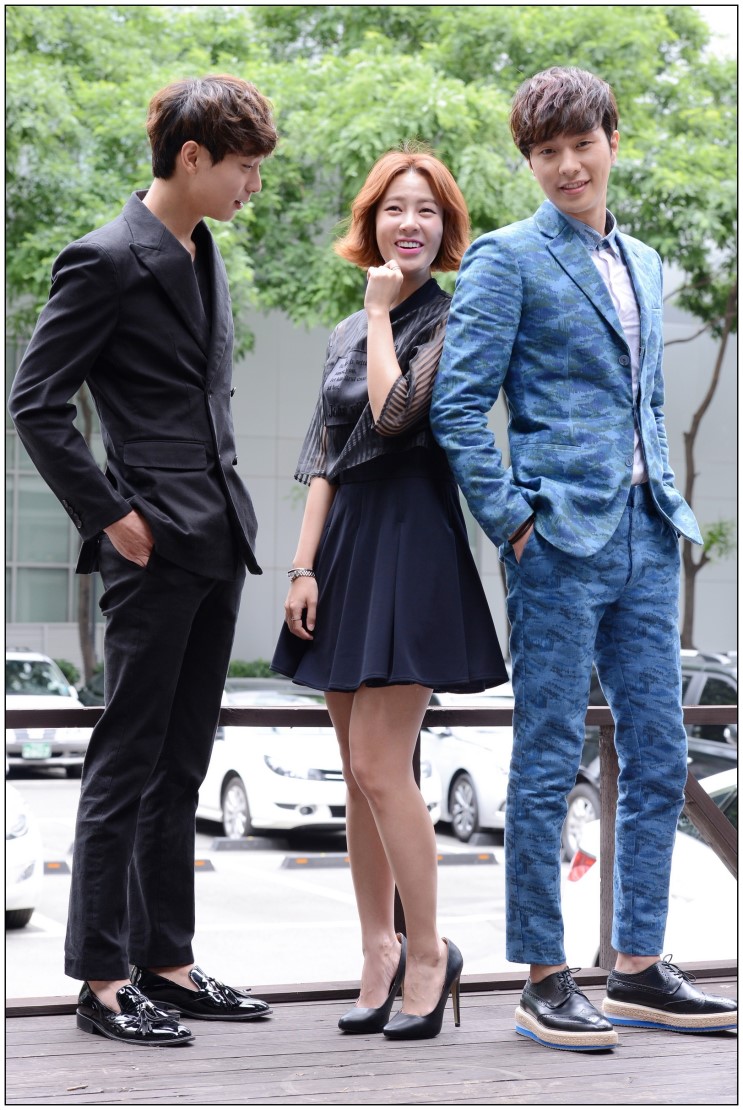 勇导演,李恩珠编剧, a href="#" data-lemmaid="9117240">崔允英 /a>