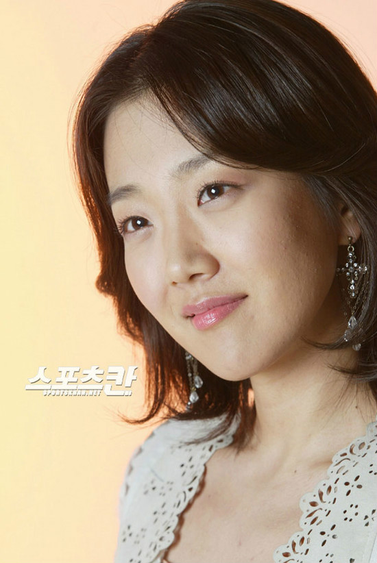  p>徐敏静(         ),1979年7月11日出生于韩国,韩国女演员,毕业于 a