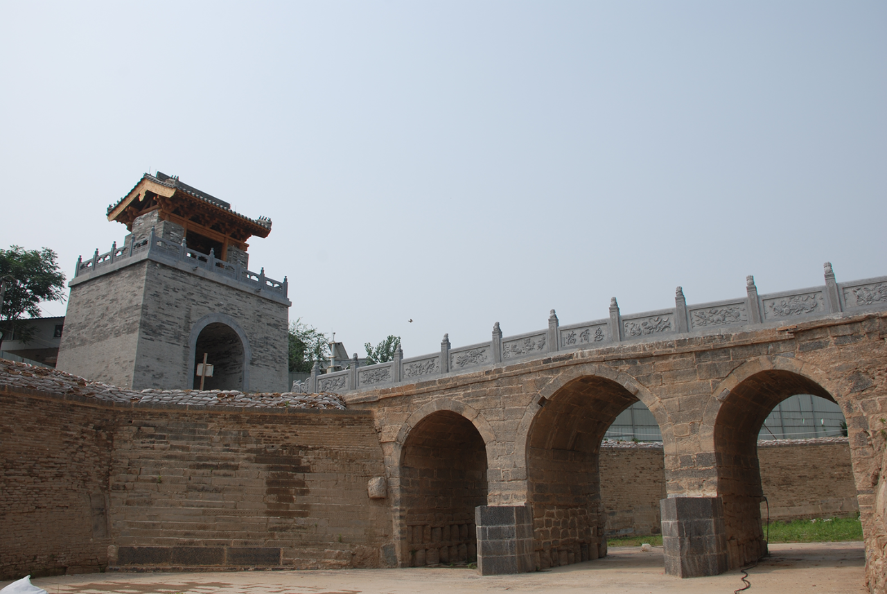  p>明惠济桥位于郑州市惠济区大河路办事处,惠济桥村中部偏东北.