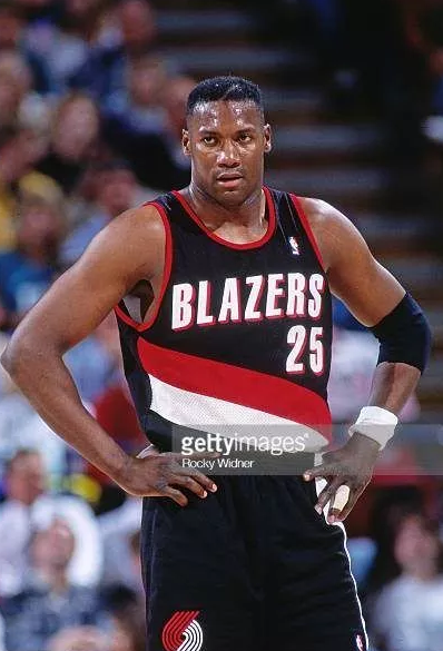  p>杰罗米·科尔西(jerome kersey),1962年6月26日出生于美国弗吉尼亚